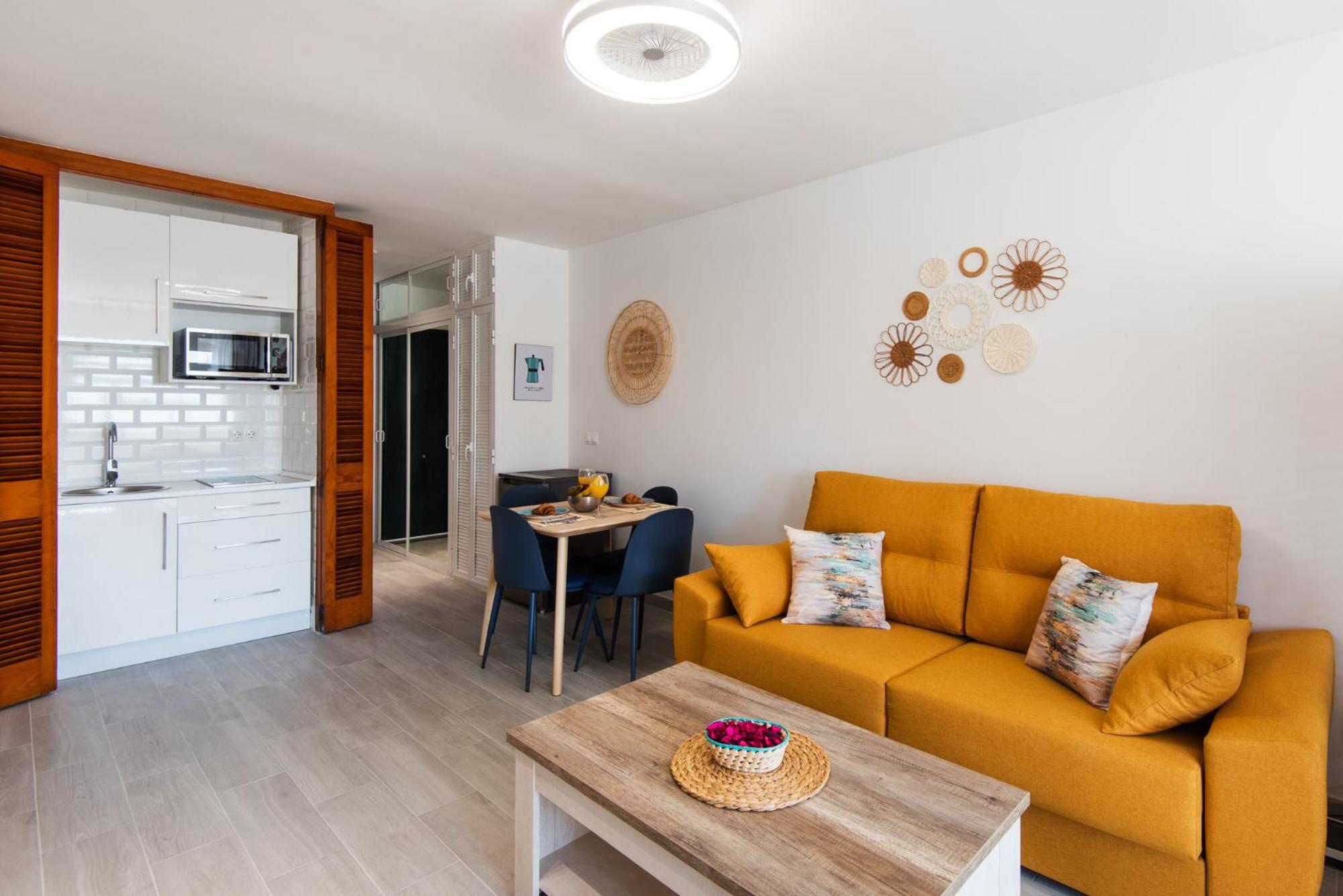 Bajondillo Beach, Large Loft With Intense Sun Appartement *