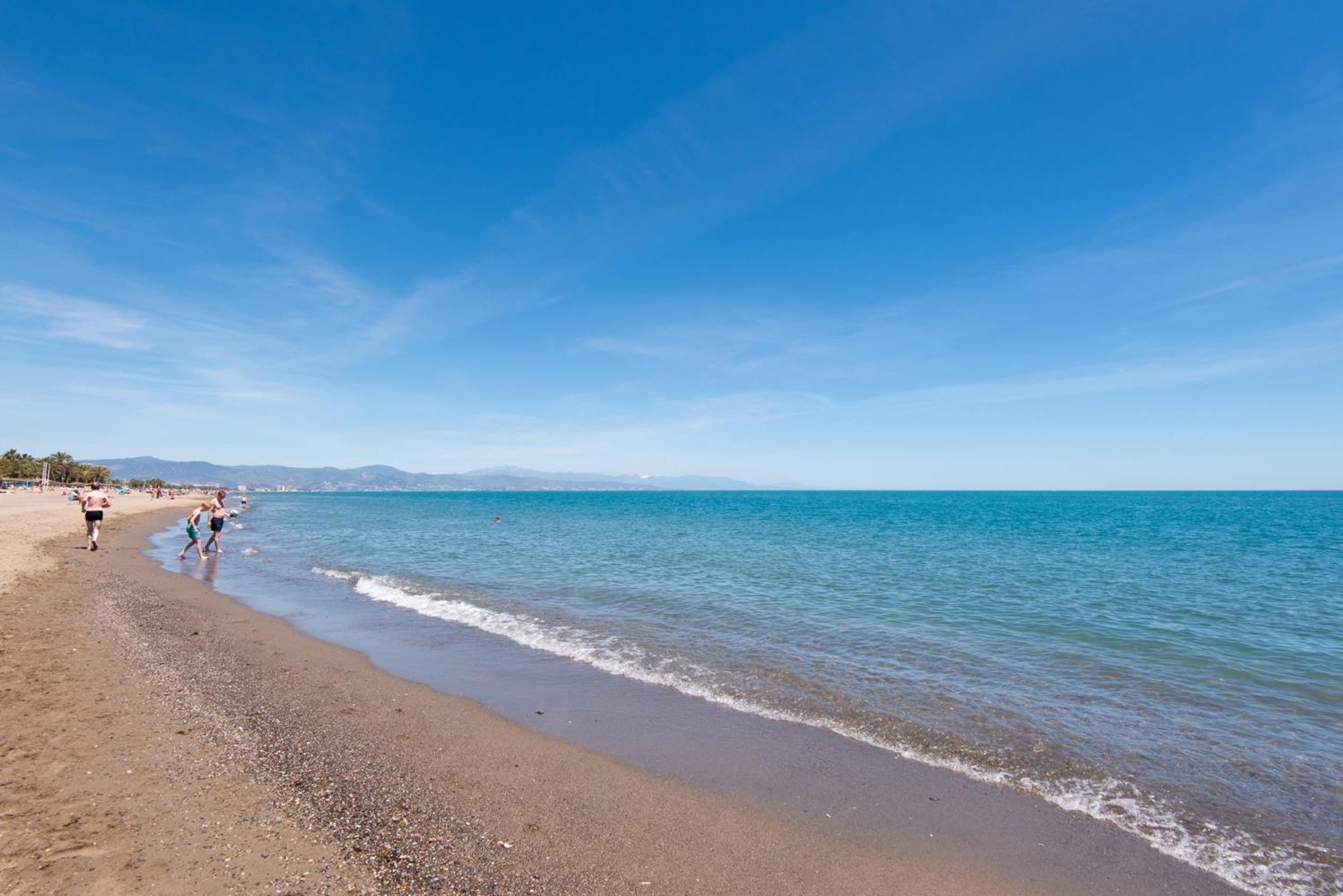 Appartement Bajondillo Beach, Large Loft With Intense Sun Torremolinos